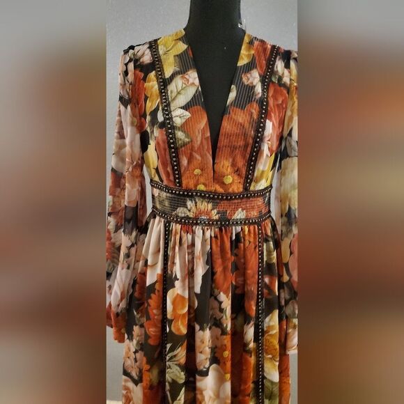 Floral Maxi Dress‎ with Belt - Picture 5 of 11